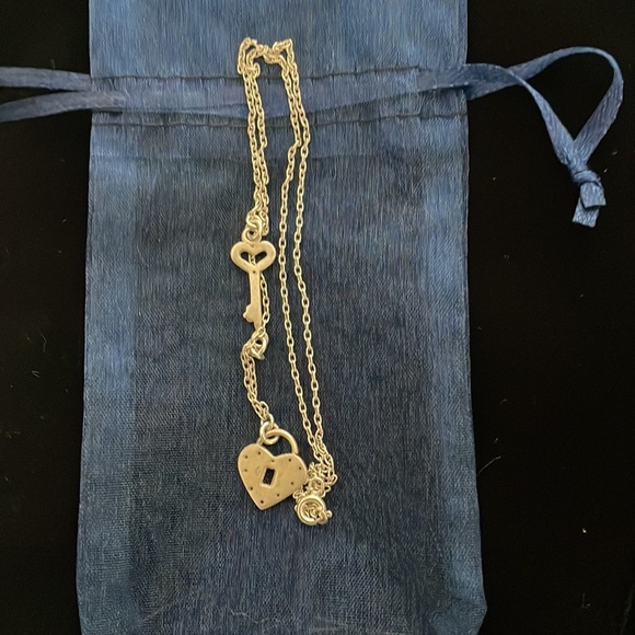 Adorable heart and key Silver necklace - Picture 7 of 7